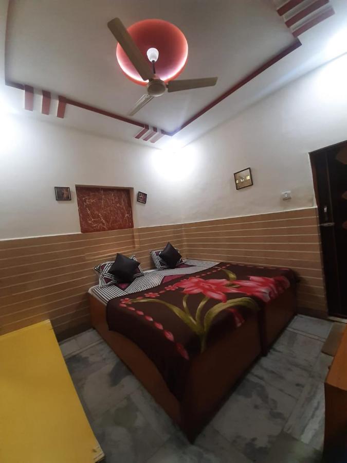 Friends Guest House & Hostel Агра Экстерьер фото