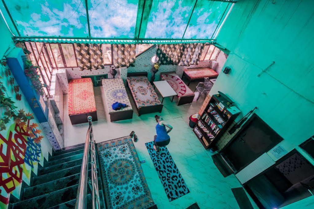 Friends Guest House & Hostel Агра Экстерьер фото