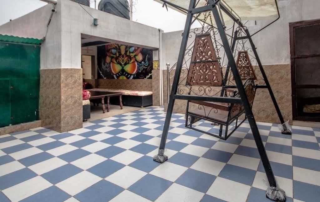 Friends Guest House & Hostel Агра Экстерьер фото