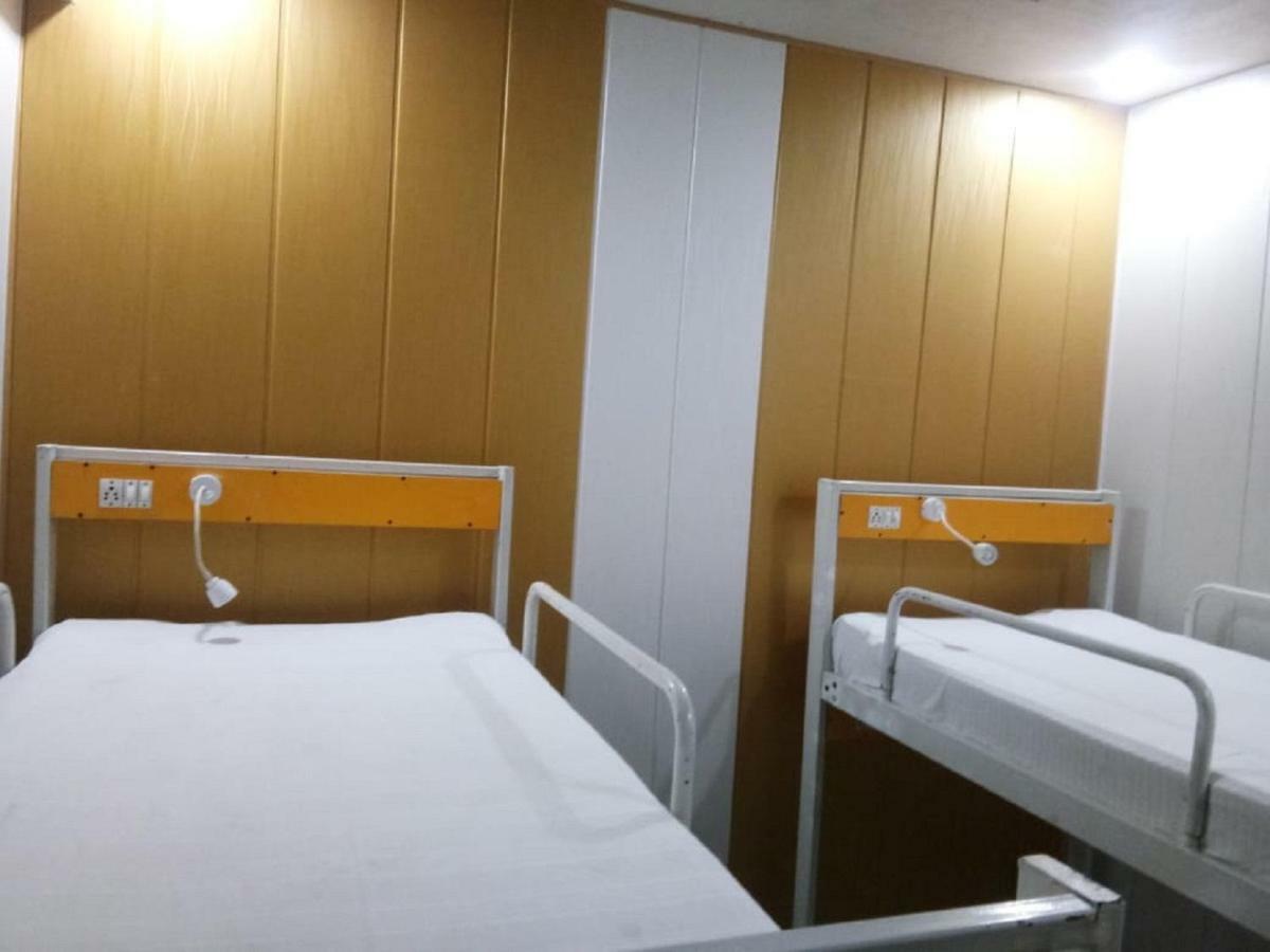 Friends Guest House & Hostel Агра Экстерьер фото