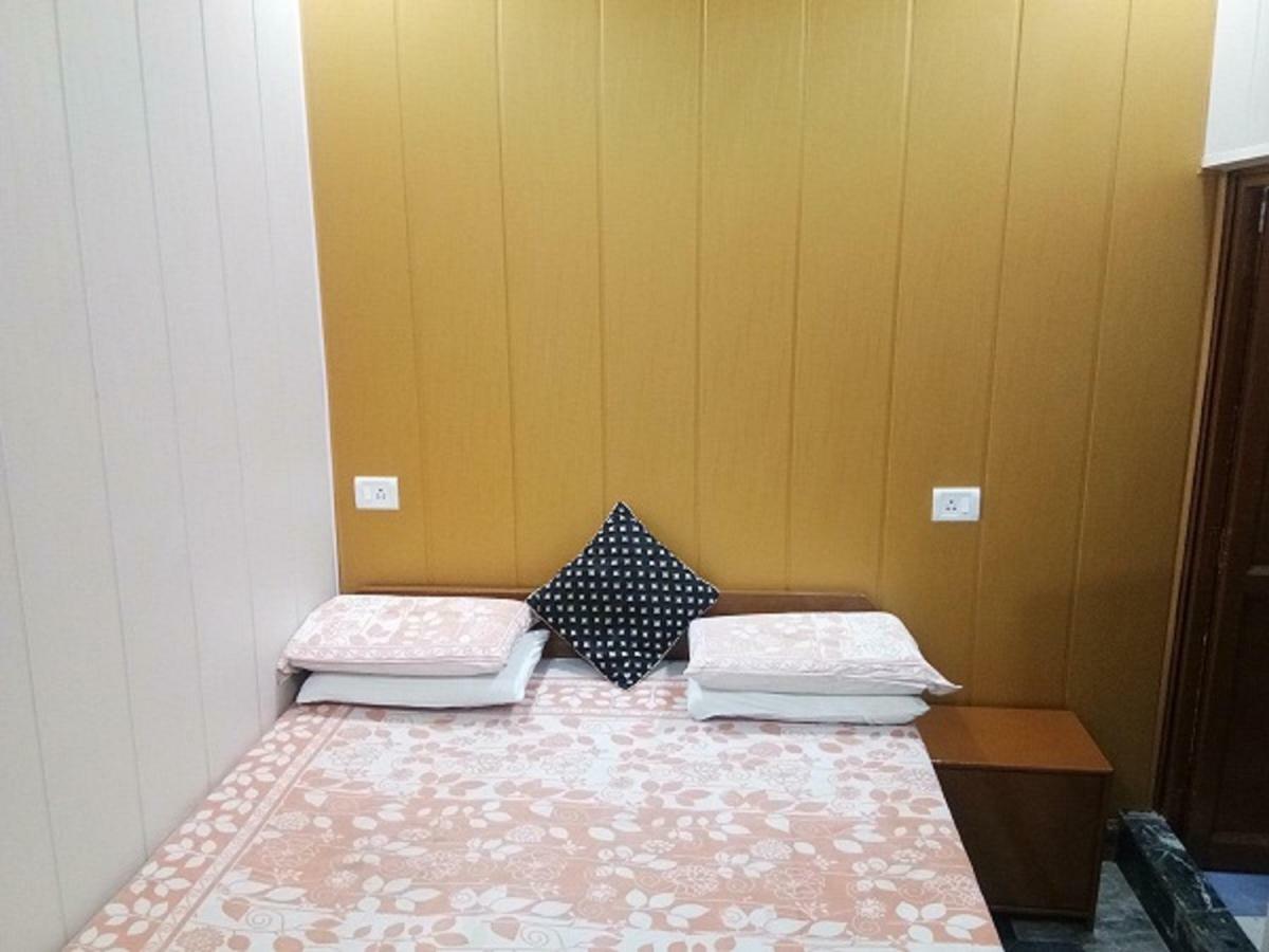 Friends Guest House & Hostel Агра Экстерьер фото