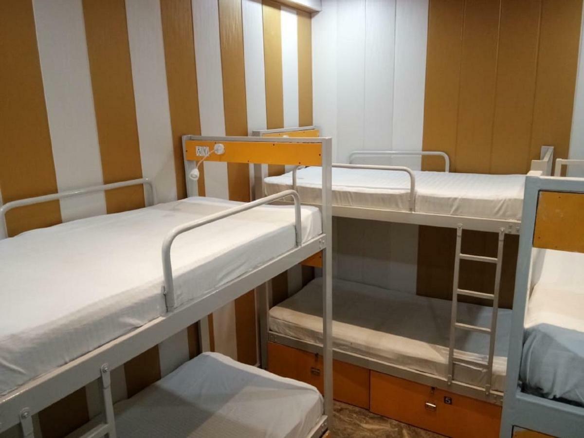 Friends Guest House & Hostel Агра Экстерьер фото